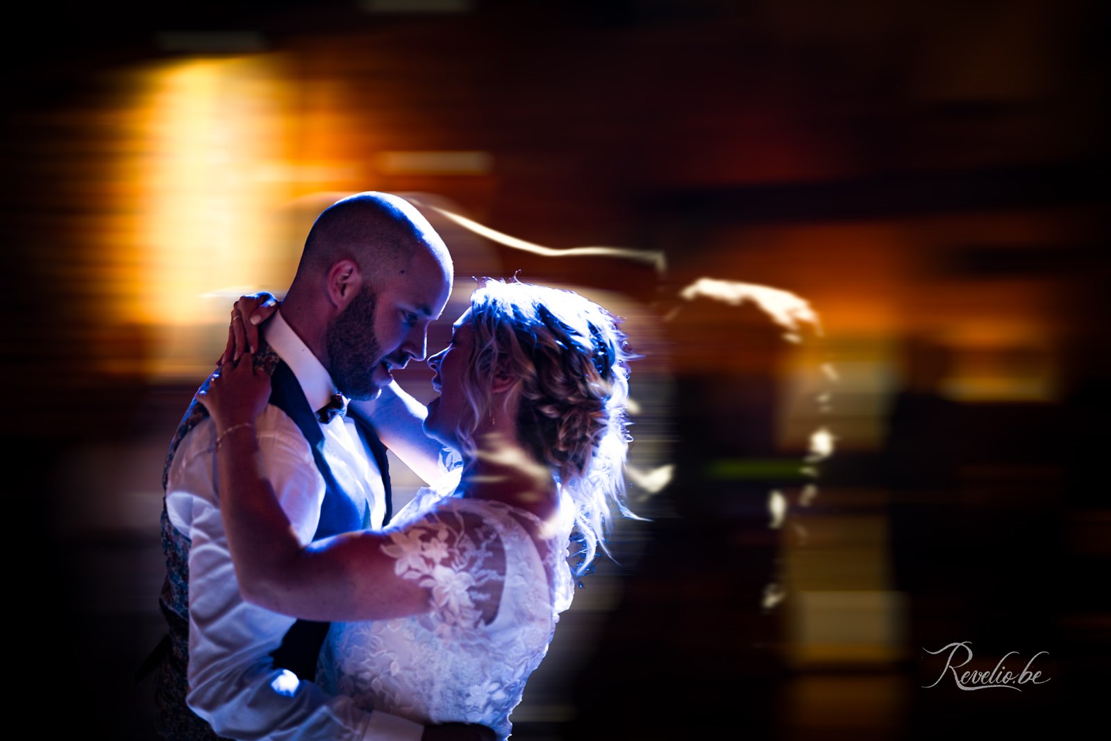 Rendez votre mariage magique avec des étiquettes personnalisées pour feu de  bengale !