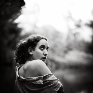 portrait d'Elise en pleine nature