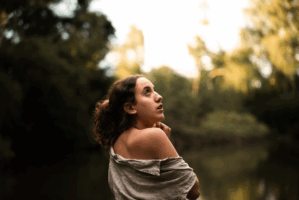 portrait d'Elise en pleine nature portrait d'Elise en pleine nature