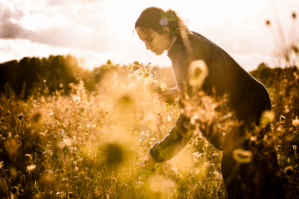 portrait d'Elise en pleine nature portrait d'Elise en pleine nature