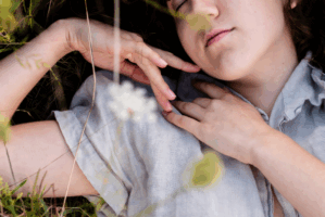 portrait d'Elise en pleine nature portrait d'Elise en pleine nature