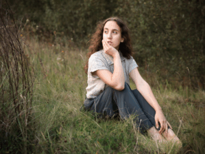 portrait d'Elise en pleine nature portrait d'Elise en pleine nature